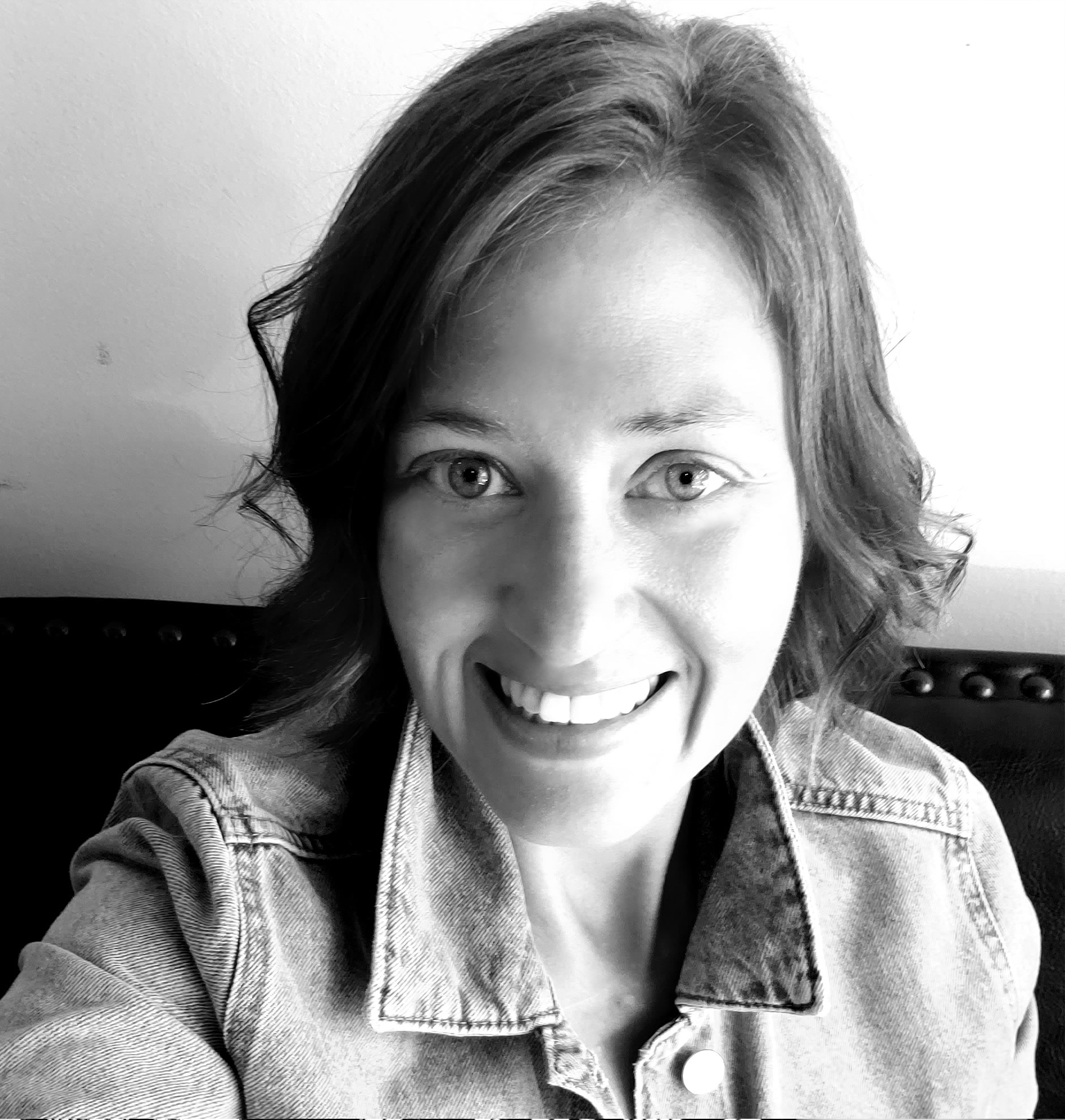 Jamie Thomas Headshot